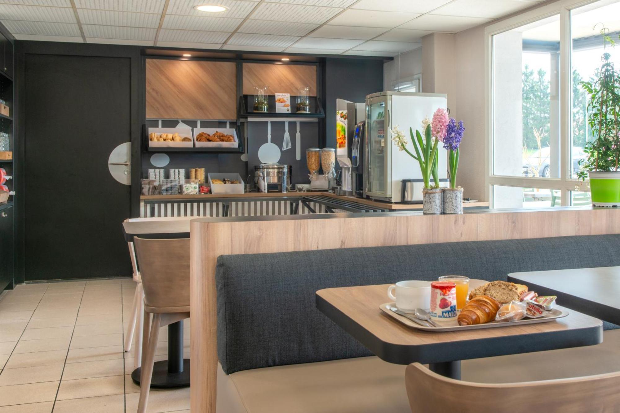 B&B Hotel Cholet Nord Eksteriør billede