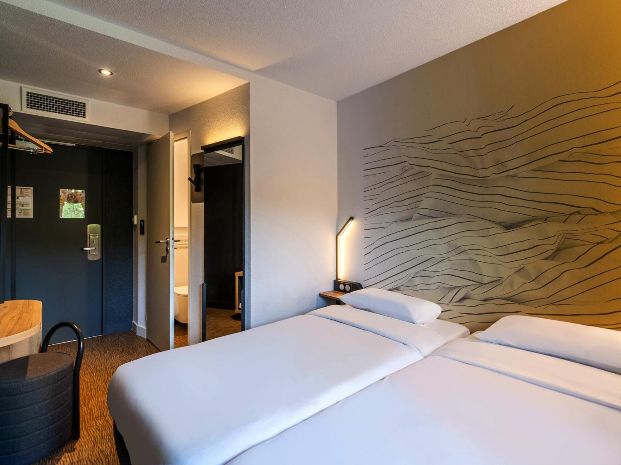 B&B Hotel Cholet Nord Eksteriør billede