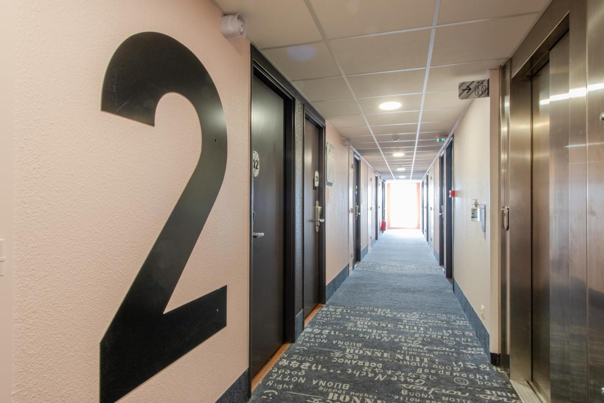 B&B Hotel Cholet Nord Eksteriør billede