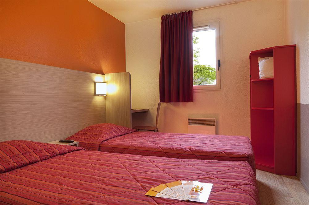 B&B Hotel Cholet Nord Eksteriør billede