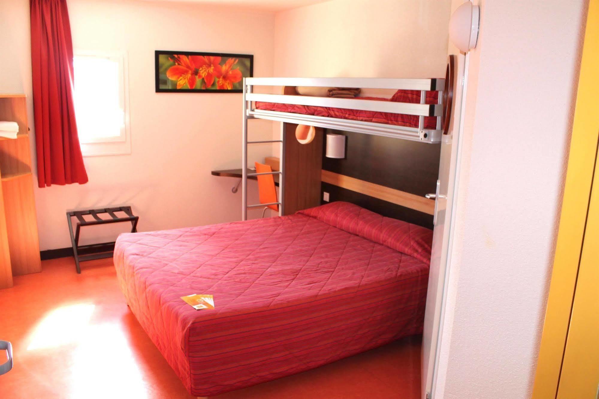 B&B Hotel Cholet Nord Eksteriør billede