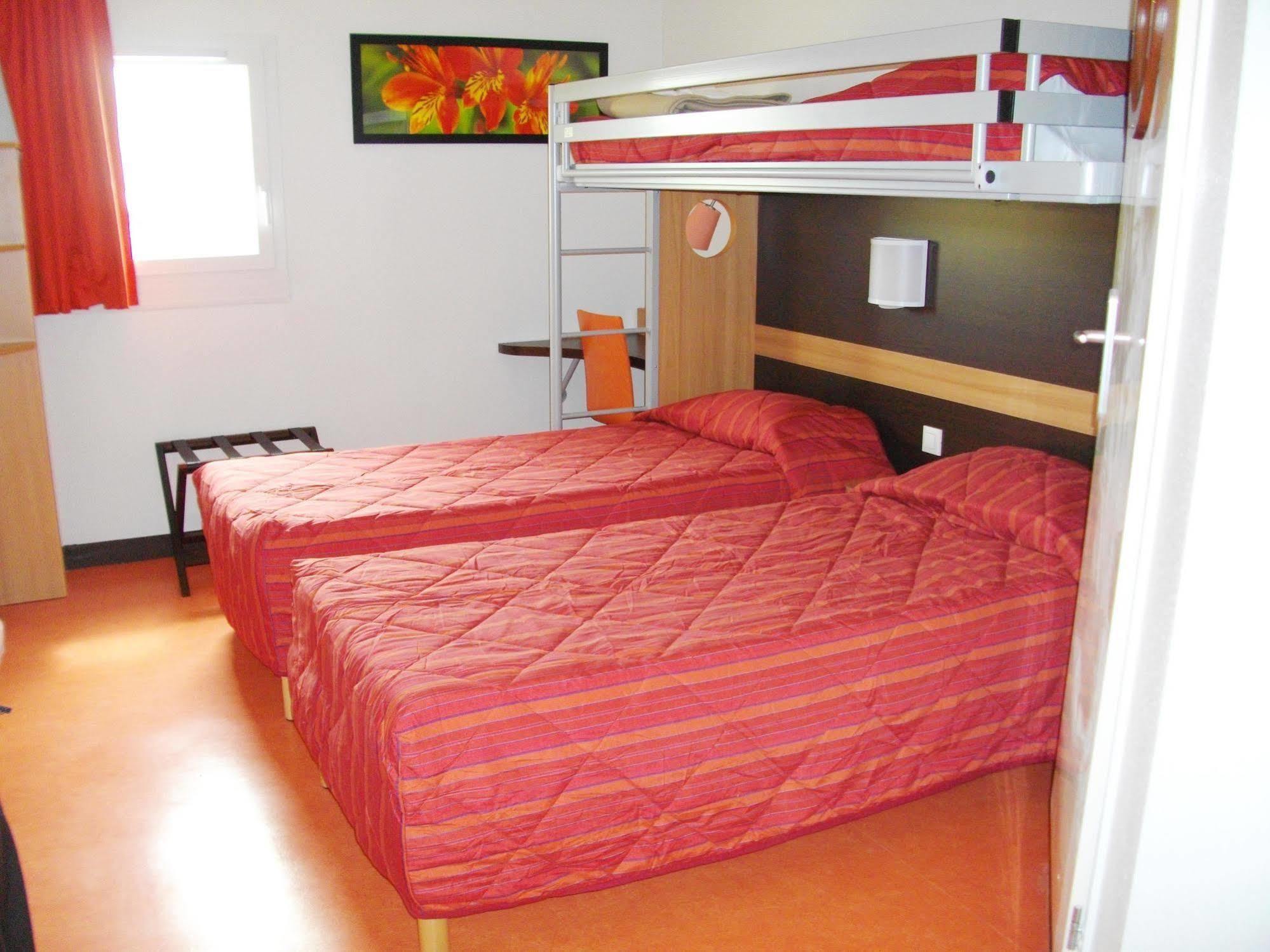 B&B Hotel Cholet Nord Eksteriør billede